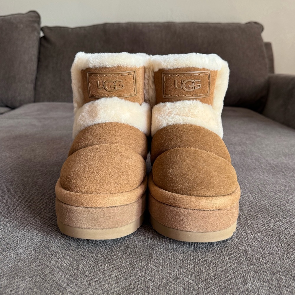UGG Classic Chillapeak Genuine Shearling Trimmed Boot - Picture 4 of 9